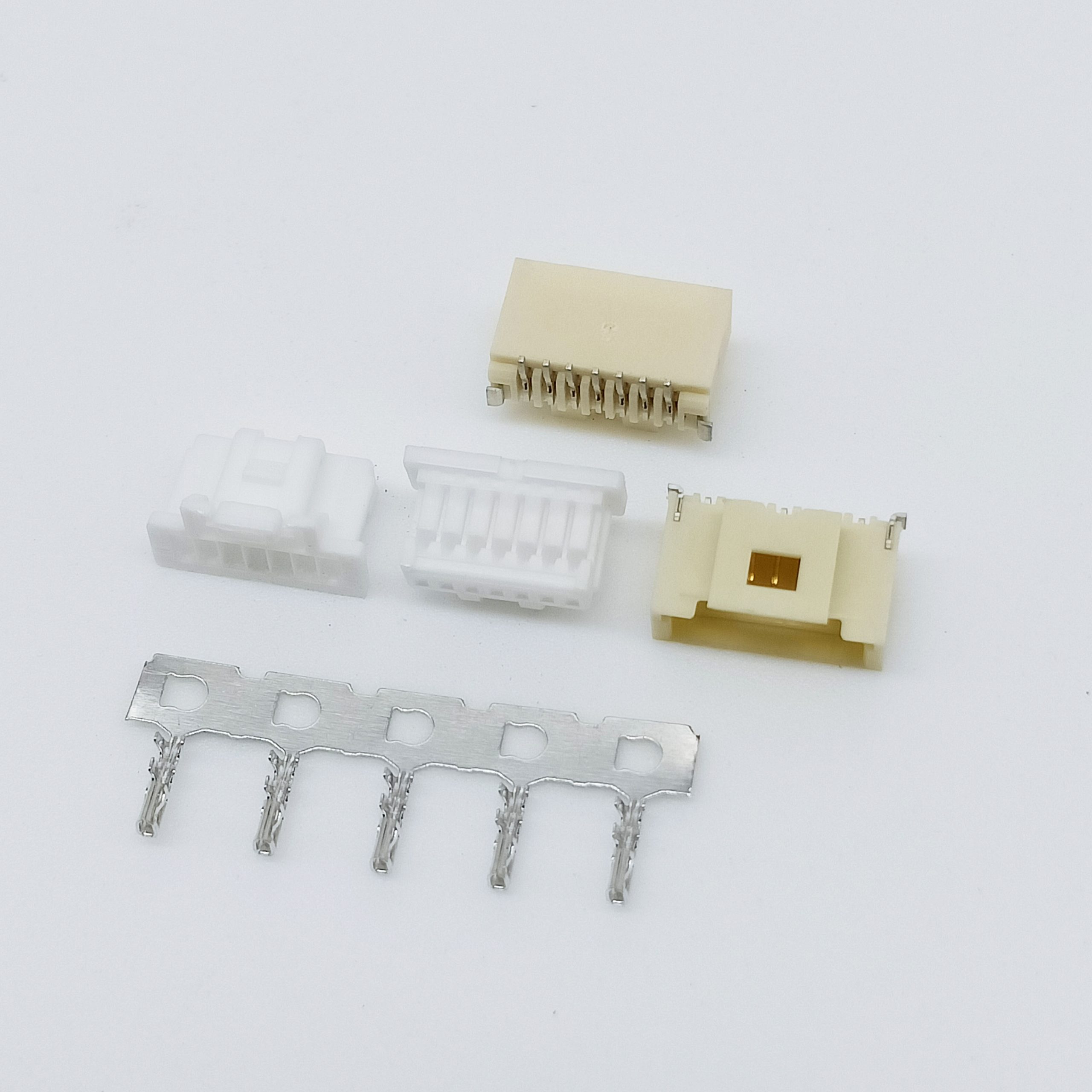 Molex PicoClasp is a reliable, compact connector, celebrated for its secure connections. It finds extensive use in various electronic applications, guaranteeing consistent performance and durability